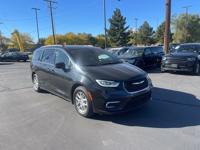 2022 Chrysler Pacifica Touring-L