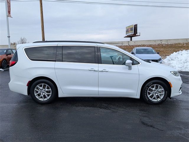 2022 Chrysler Pacifica Touring-L