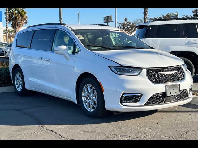 2022 Chrysler Pacifica Touring-L