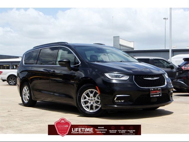 2022 Chrysler Pacifica Touring-L