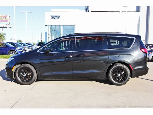 2022 Chrysler Pacifica Touring-L