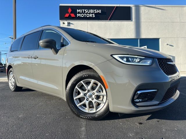 2022 Chrysler Pacifica Touring-L