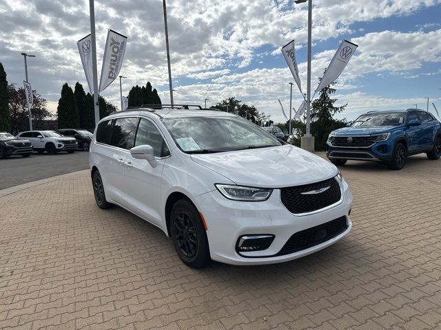 2022 Chrysler Pacifica Touring-L