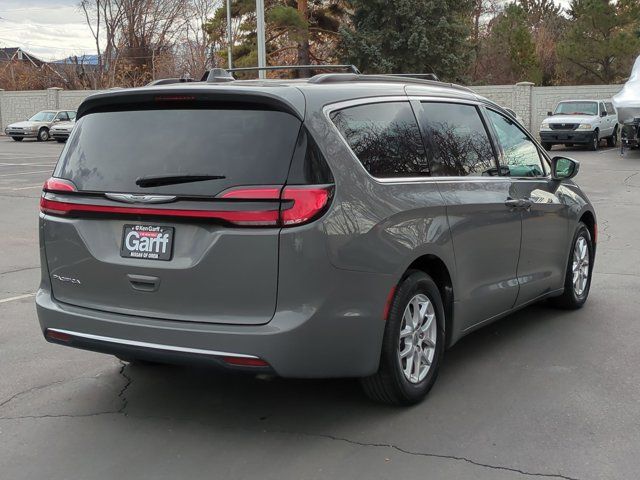 2022 Chrysler Pacifica Touring-L