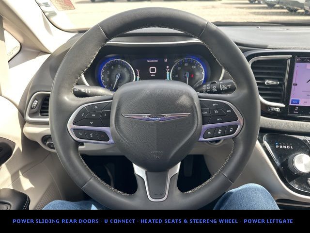 2022 Chrysler Pacifica Touring-L