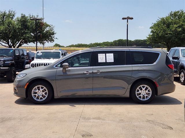 2022 Chrysler Pacifica Touring-L