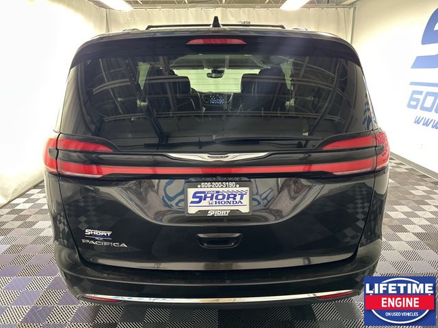 2022 Chrysler Pacifica Touring-L