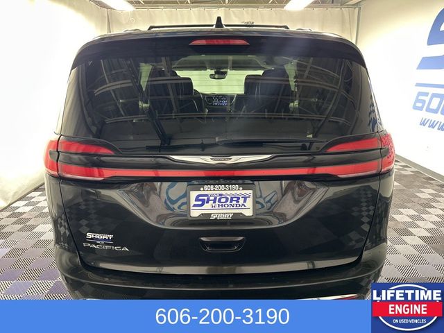 2022 Chrysler Pacifica Touring-L