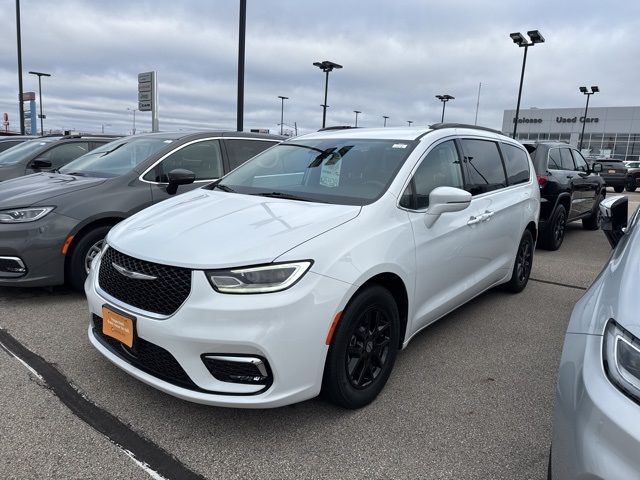 2022 Chrysler Pacifica Touring-L