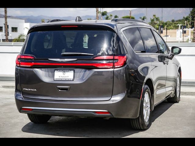 2022 Chrysler Pacifica Touring-L