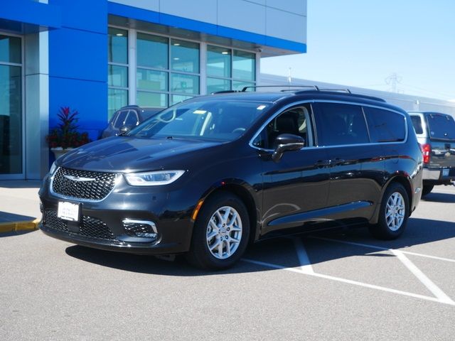 2022 Chrysler Pacifica Touring-L