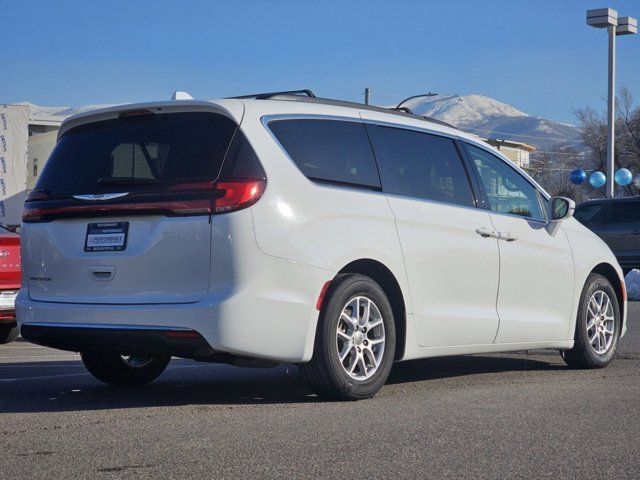 2022 Chrysler Pacifica Touring-L