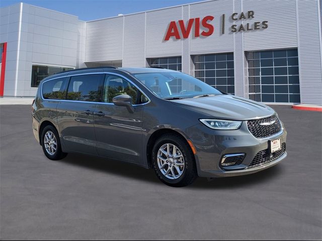 2022 Chrysler Pacifica Touring-L