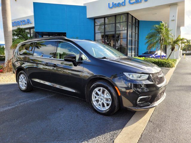 2022 Chrysler Pacifica Touring-L