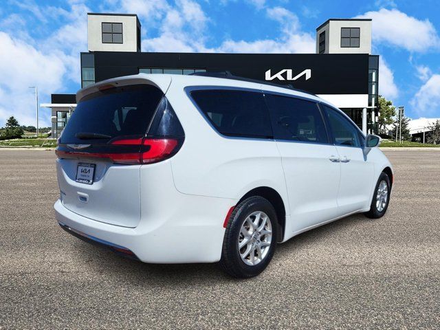 2022 Chrysler Pacifica Touring-L