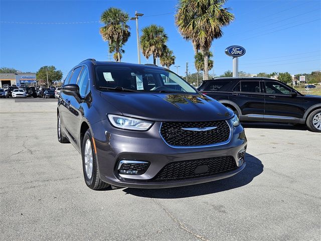 2022 Chrysler Pacifica Touring-L