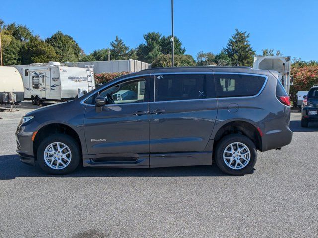 2022 Chrysler Pacifica Touring-L