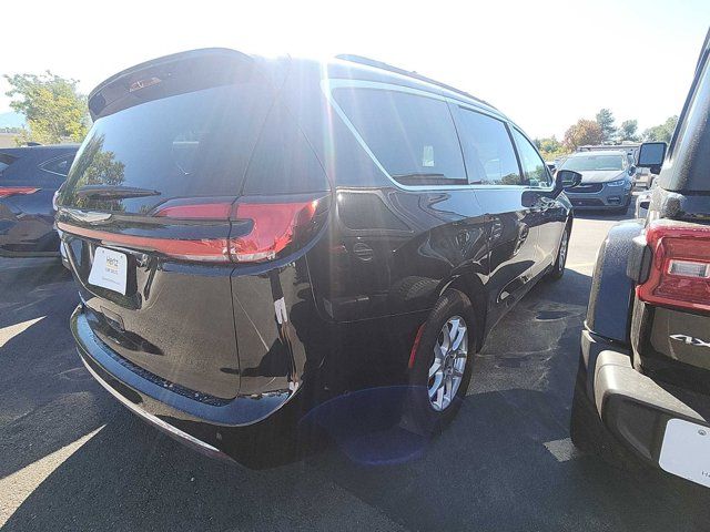 2022 Chrysler Pacifica Touring-L