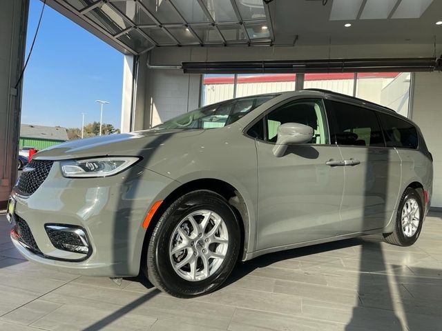 2022 Chrysler Pacifica Touring-L