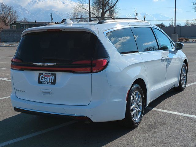 2022 Chrysler Pacifica Touring-L