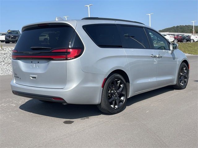 2022 Chrysler Pacifica Touring-L