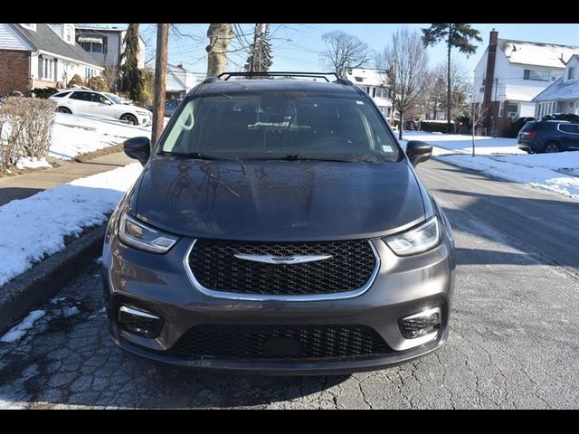 2022 Chrysler Pacifica Touring-L