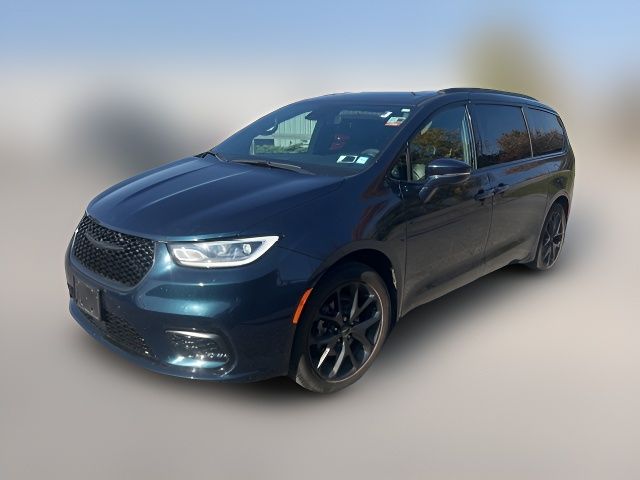 2022 Chrysler Pacifica Touring-L