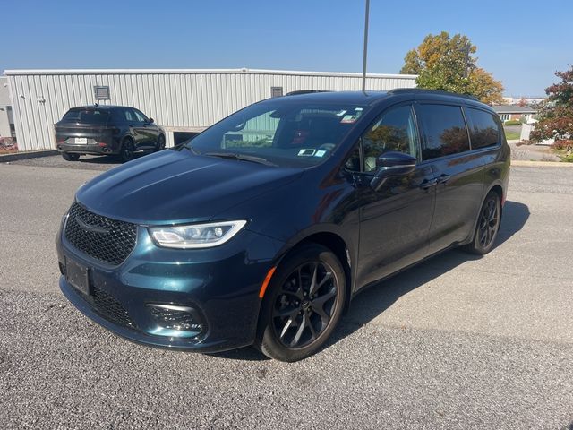 2022 Chrysler Pacifica Touring-L