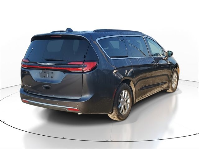 2022 Chrysler Pacifica Touring-L