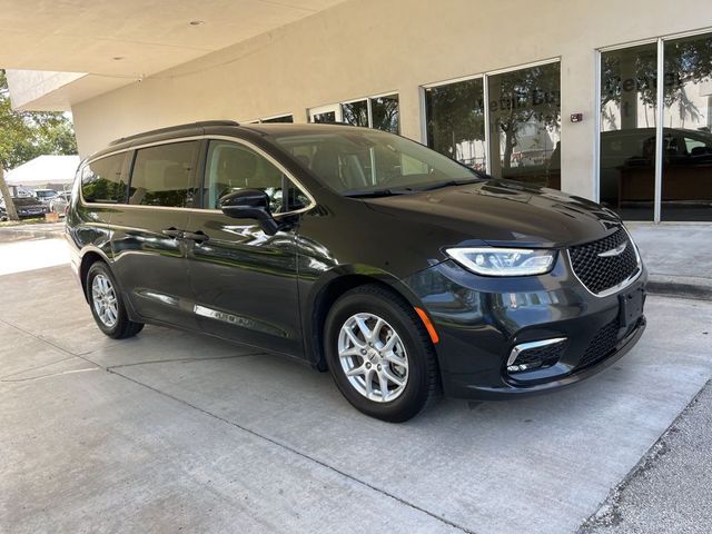 2022 Chrysler Pacifica Touring-L