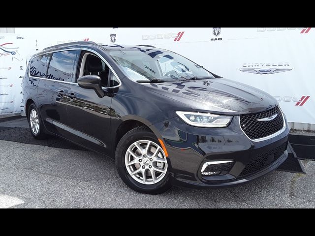 2022 Chrysler Pacifica Touring-L