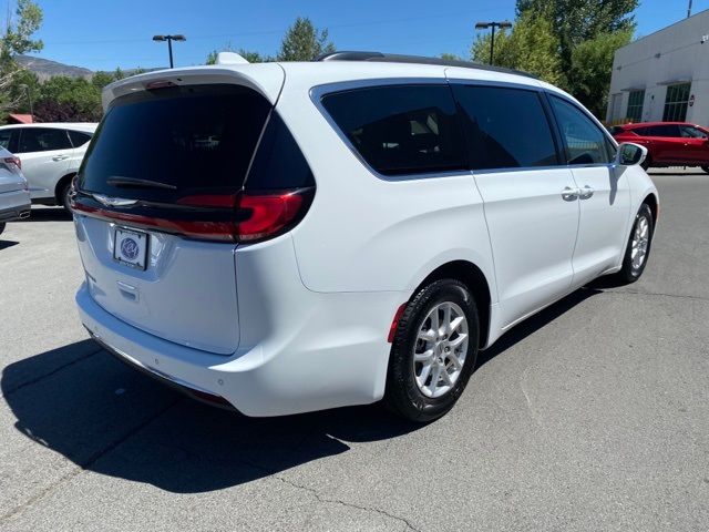 2022 Chrysler Pacifica Touring-L