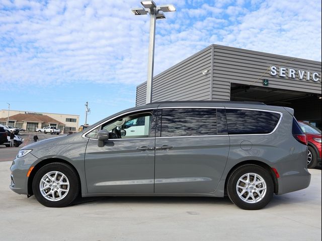 2022 Chrysler Pacifica Touring-L