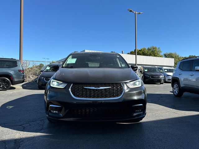 2022 Chrysler Pacifica Touring-L