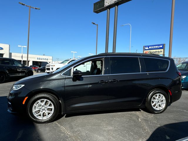 2022 Chrysler Pacifica Touring-L