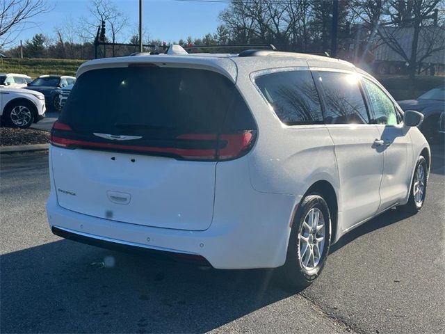 2022 Chrysler Pacifica Touring-L