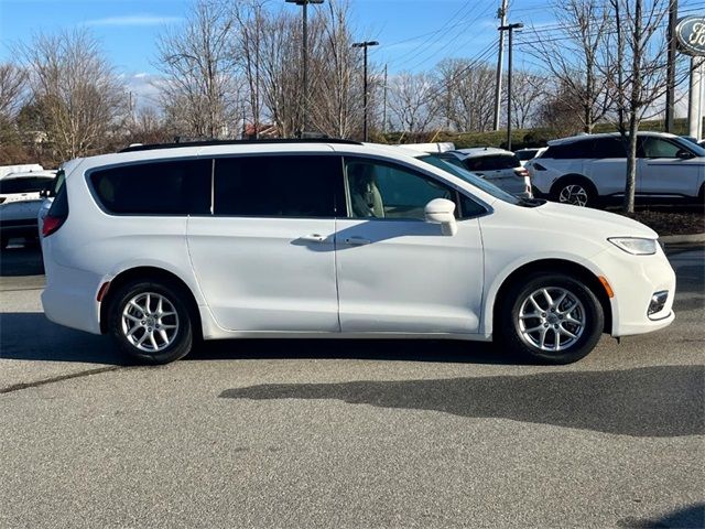 2022 Chrysler Pacifica Touring-L