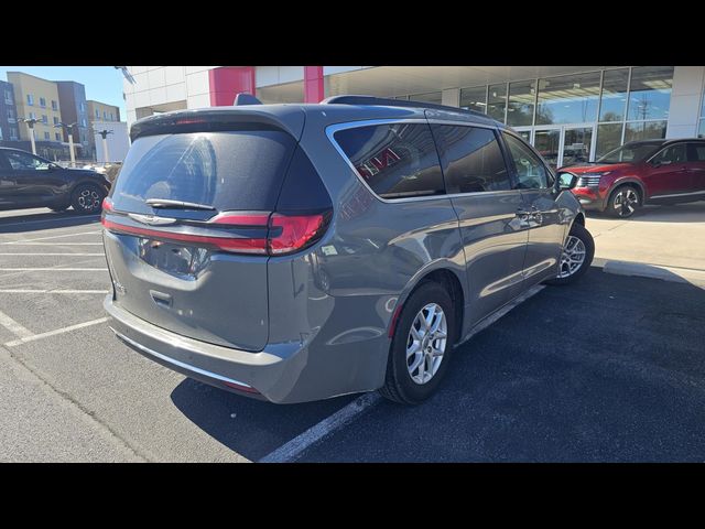 2022 Chrysler Pacifica Touring-L