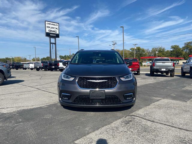 2022 Chrysler Pacifica Touring-L