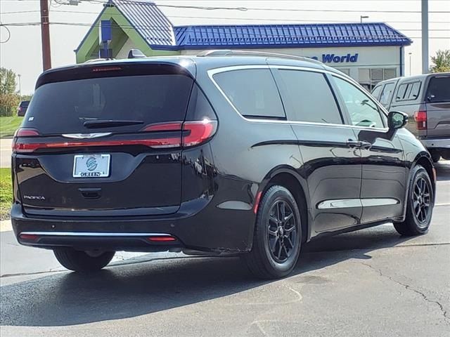 2022 Chrysler Pacifica Touring-L