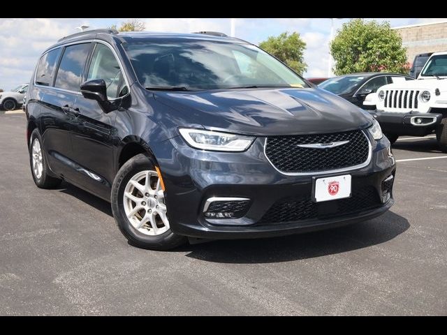 2022 Chrysler Pacifica Touring-L