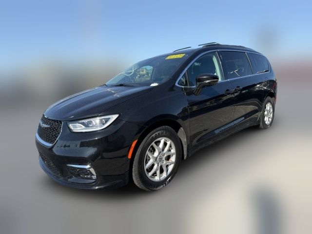 2022 Chrysler Pacifica Touring-L