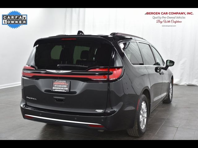 2022 Chrysler Pacifica Touring-L