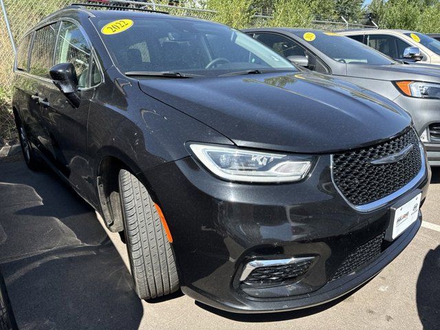 2022 Chrysler Pacifica Touring-L