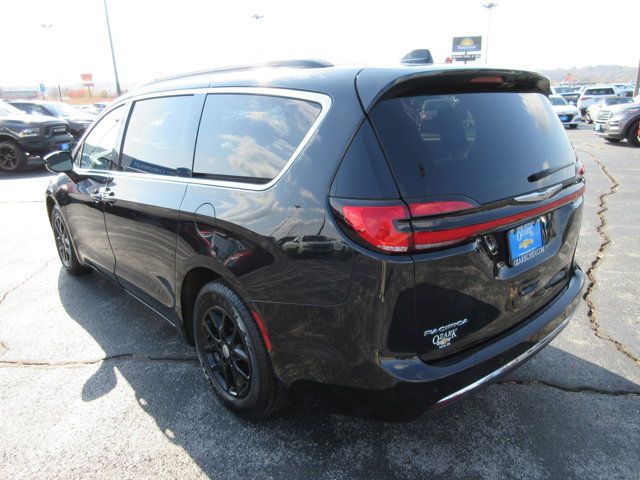 2022 Chrysler Pacifica Touring-L