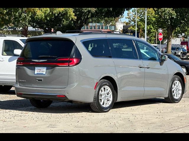 2022 Chrysler Pacifica Touring-L