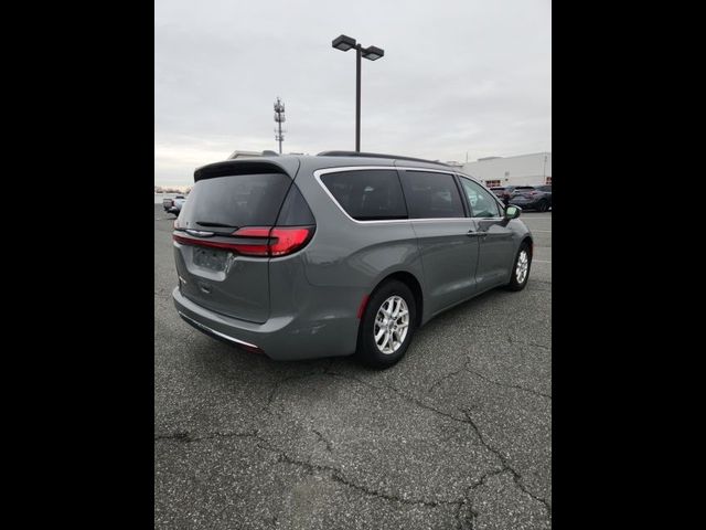 2022 Chrysler Pacifica Touring-L