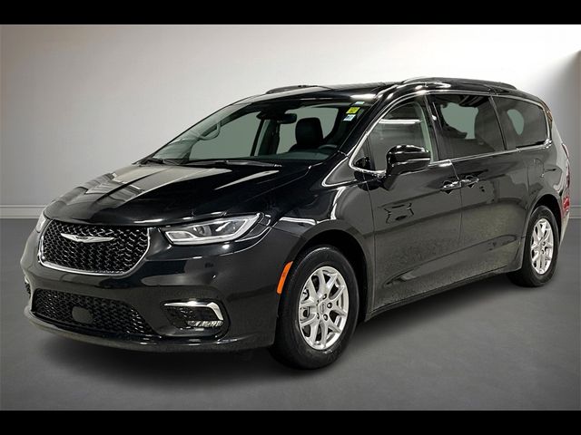 2022 Chrysler Pacifica Touring-L