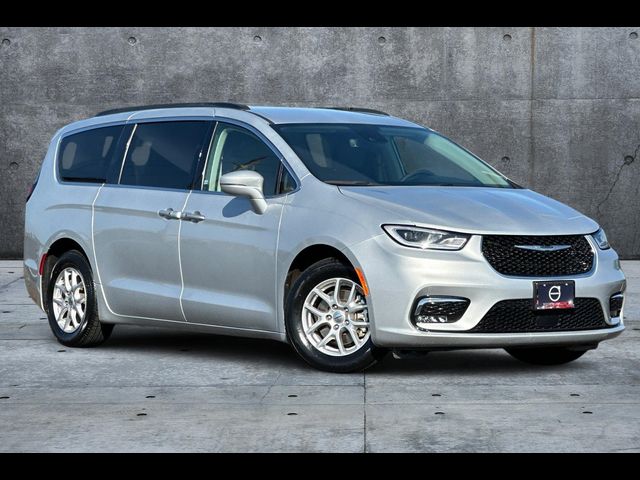 2022 Chrysler Pacifica Touring-L