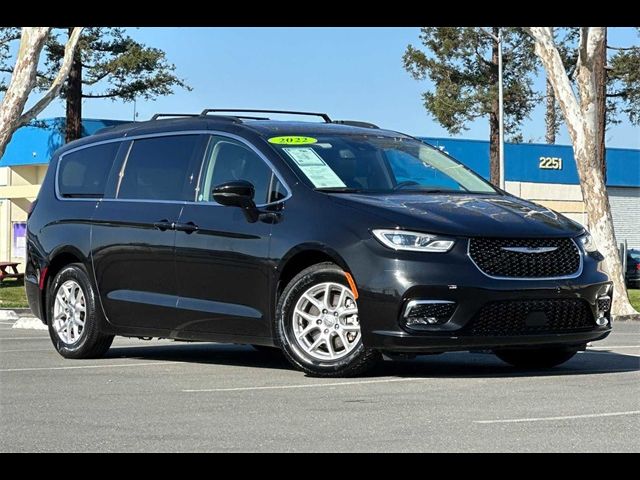 2022 Chrysler Pacifica Touring-L